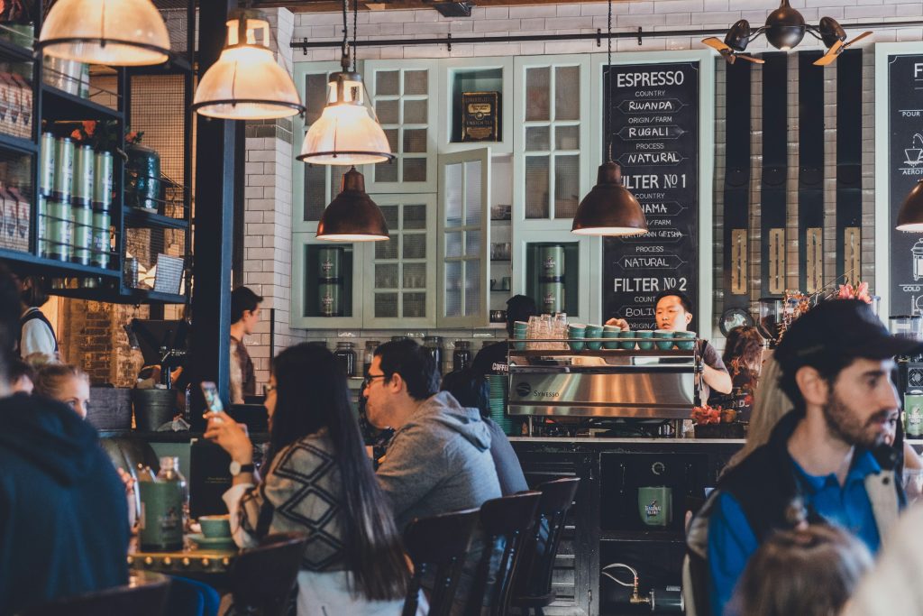 Busy Munich café with table service